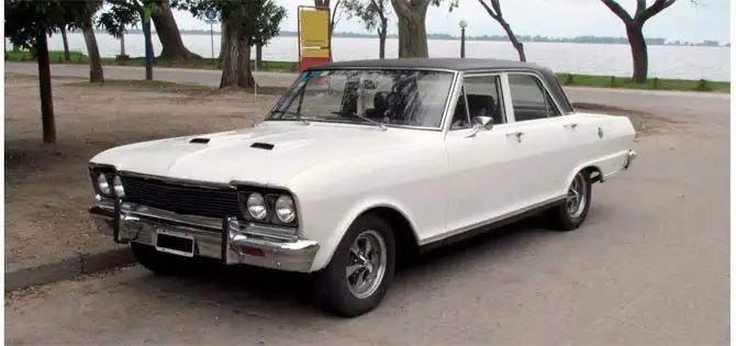 Weißer Oldtimer – beispielhaftes Ankaufsfahrzeug in Bad Kissingen